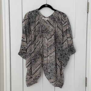BCBGeneration Geometric Black and Cream Kaftan Tunic